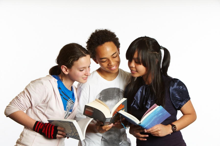teens reading